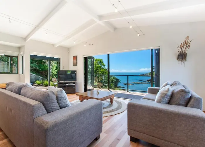 Beachfront Enclosure Bay - Waiheke Unlimited
