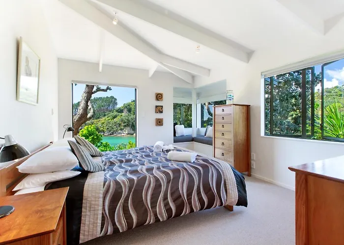 Beachfront Enclosure Bay - Waiheke Unlimited