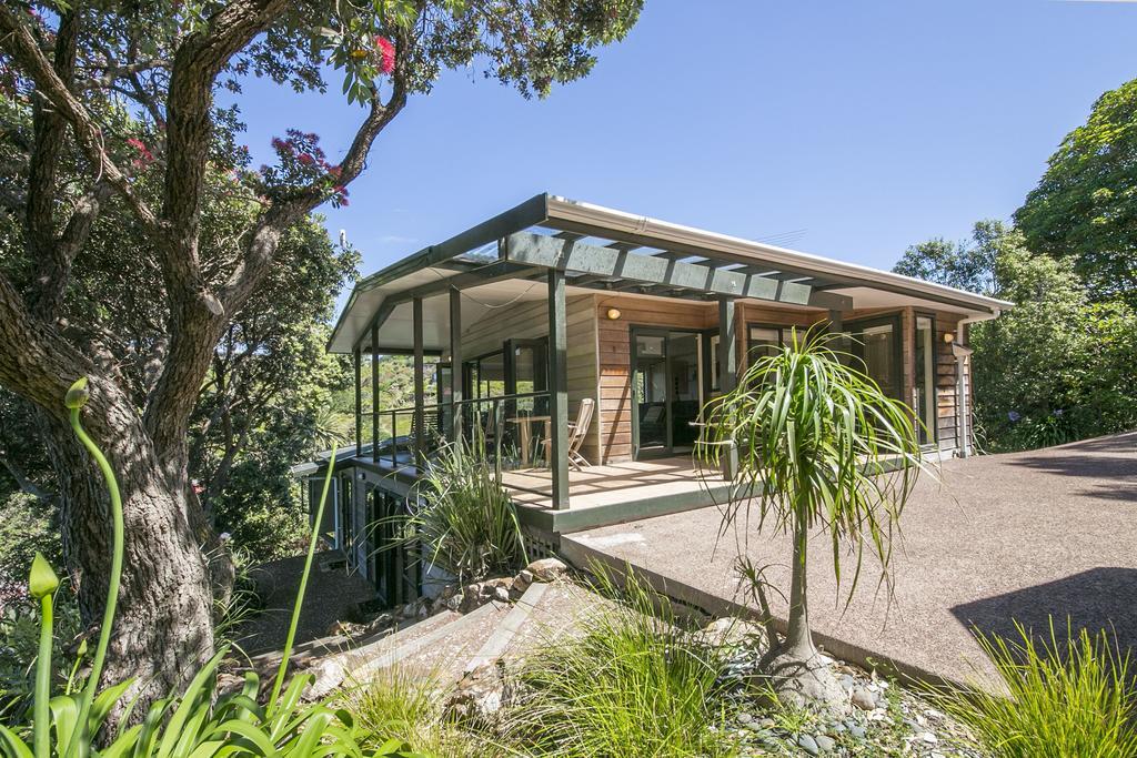 Holiday home Beachfront Enclosure Bay - Waiheke Unlimited